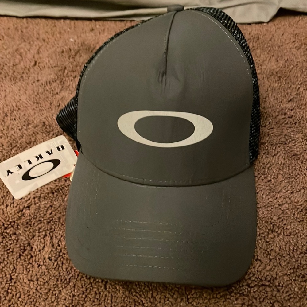 Oakley Gym to Street Hat